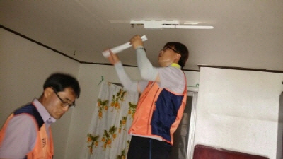 형광등 정비 사진